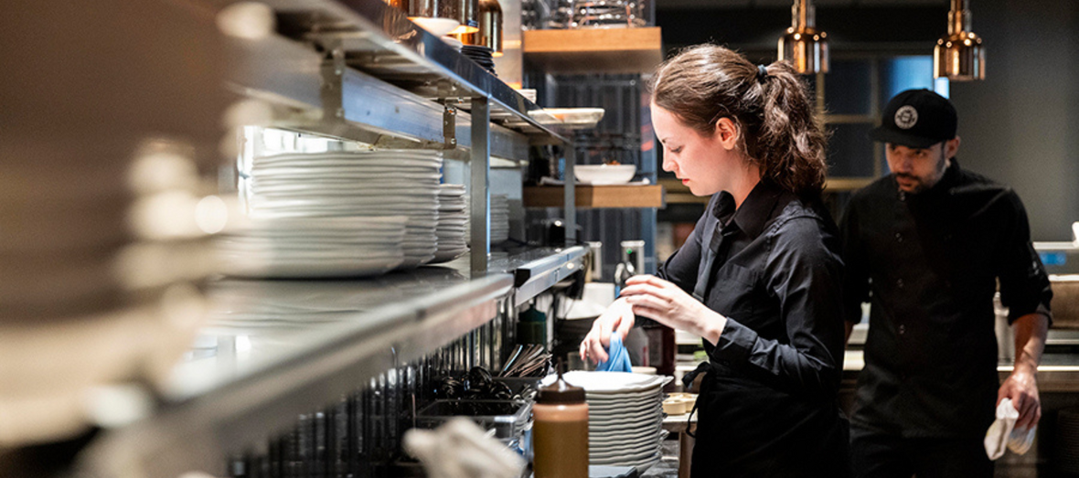 Photo credit: Laura Dumitriu, Schwartz Deli, 2025 © Musée McCord Stewart